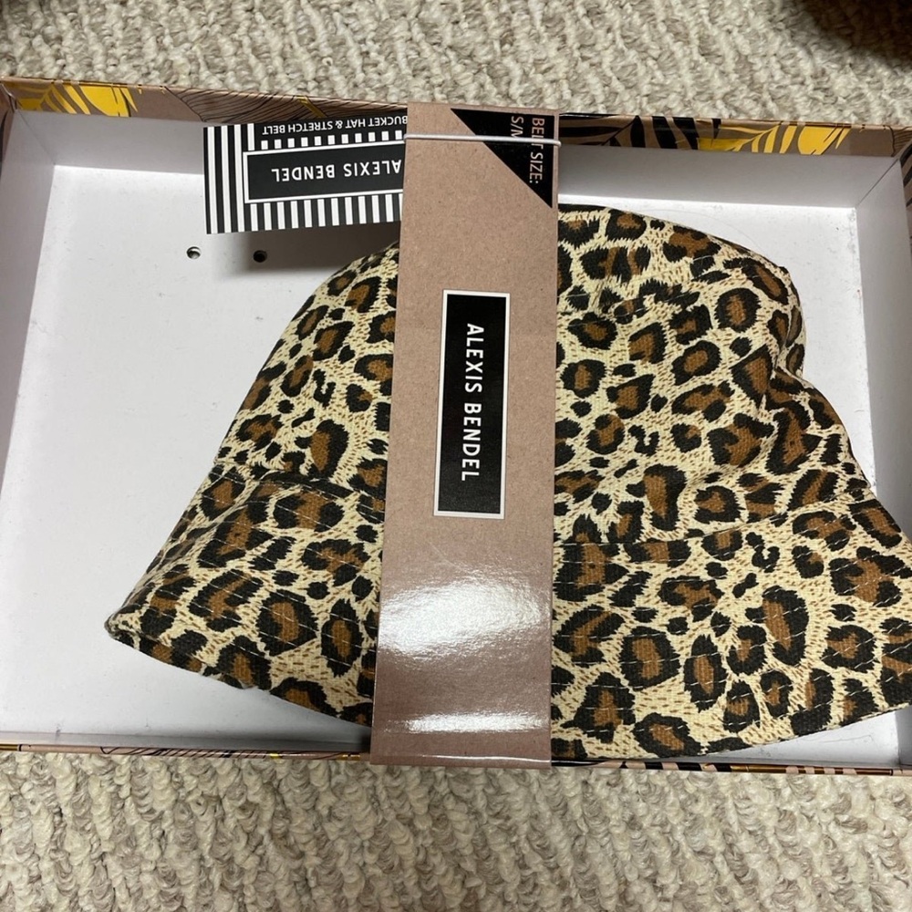 Boutique leopard print bucket hat